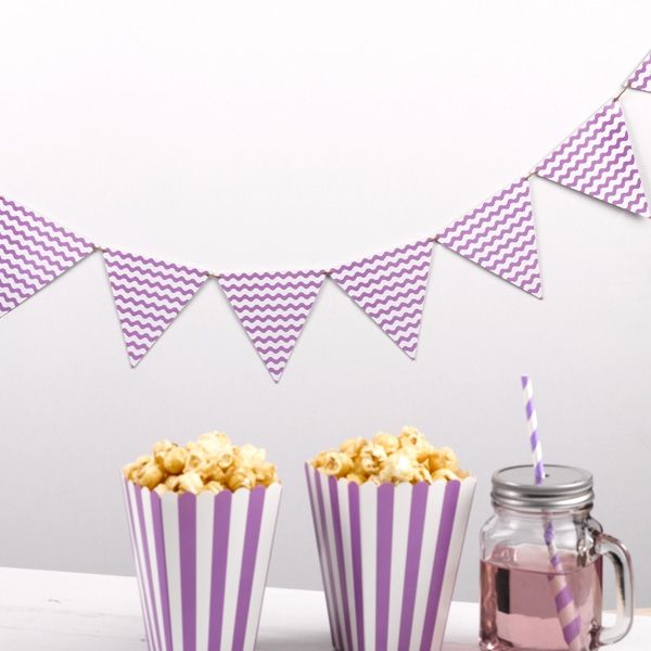 Wimpelkette mit lila Wellen aus Pappe für den Indoorbereich, 2,2m  - Onlineshop Geburtstagsfee